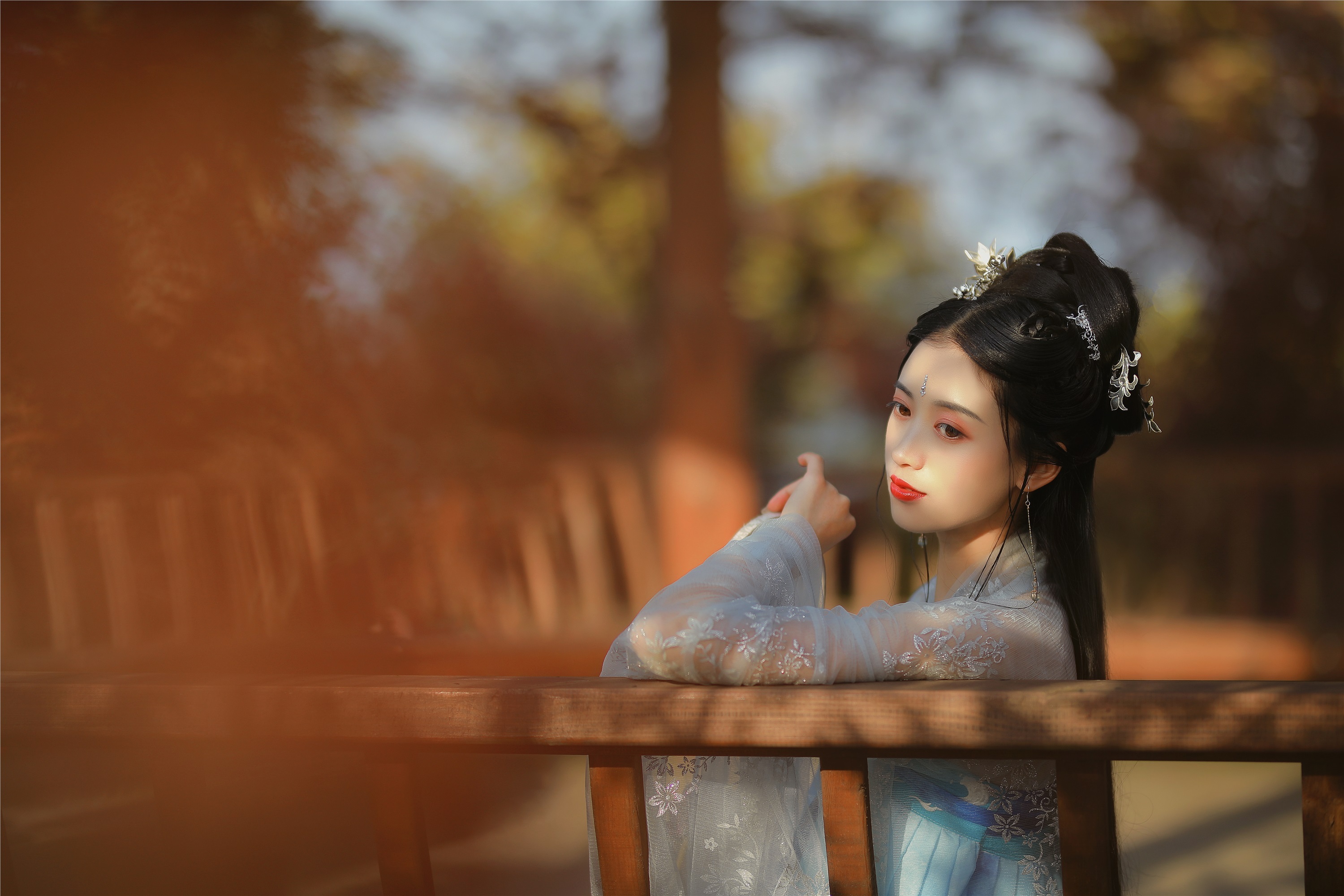 YITUYU艺图语 2021.08.23 秋枫萧瑟 吉祥祥